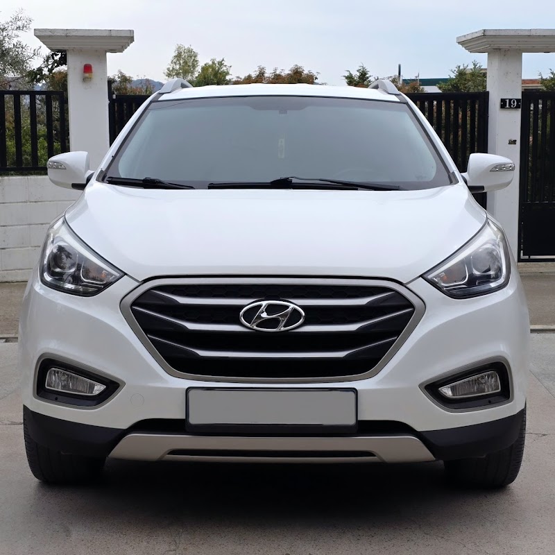 Explore Albania with Auto Z-24