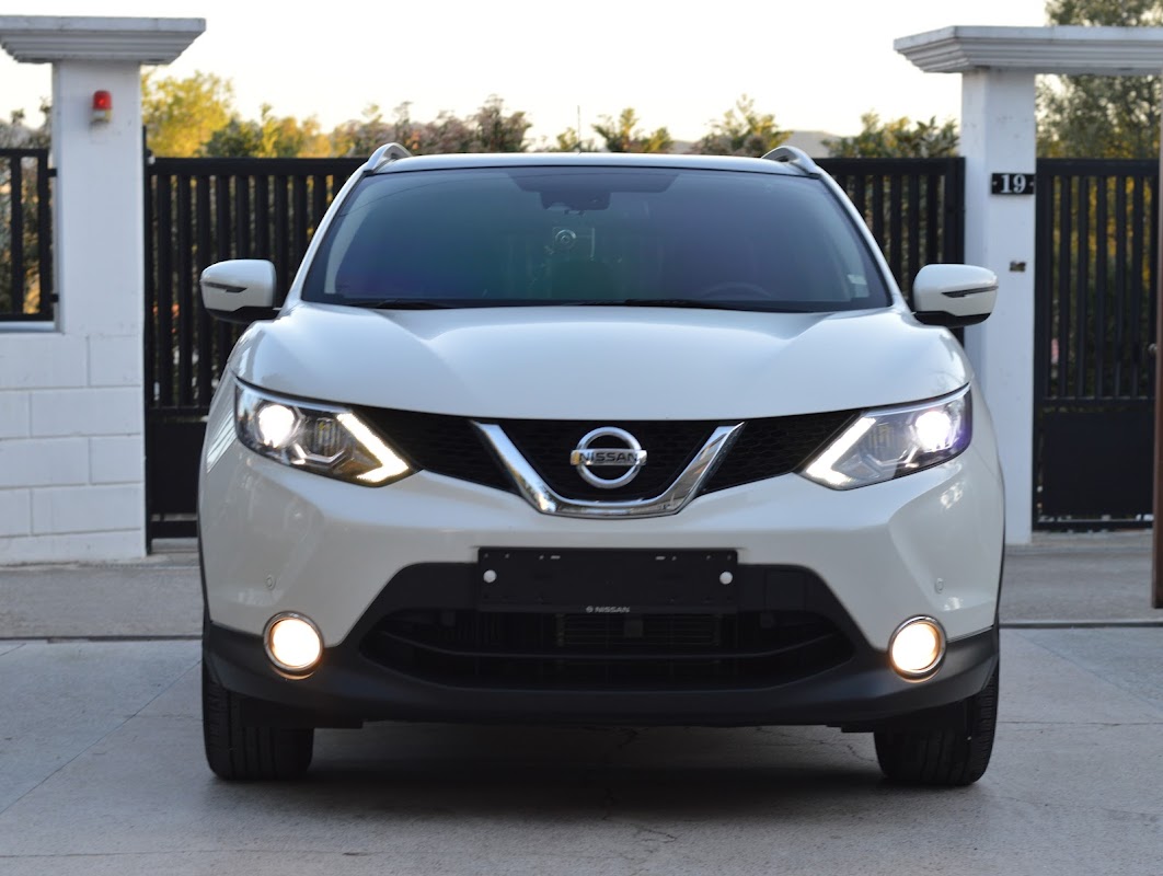 Auto Z-24 comfortable rental car interior